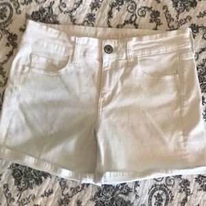 American Eagle mid rise white jean shorts. EUC